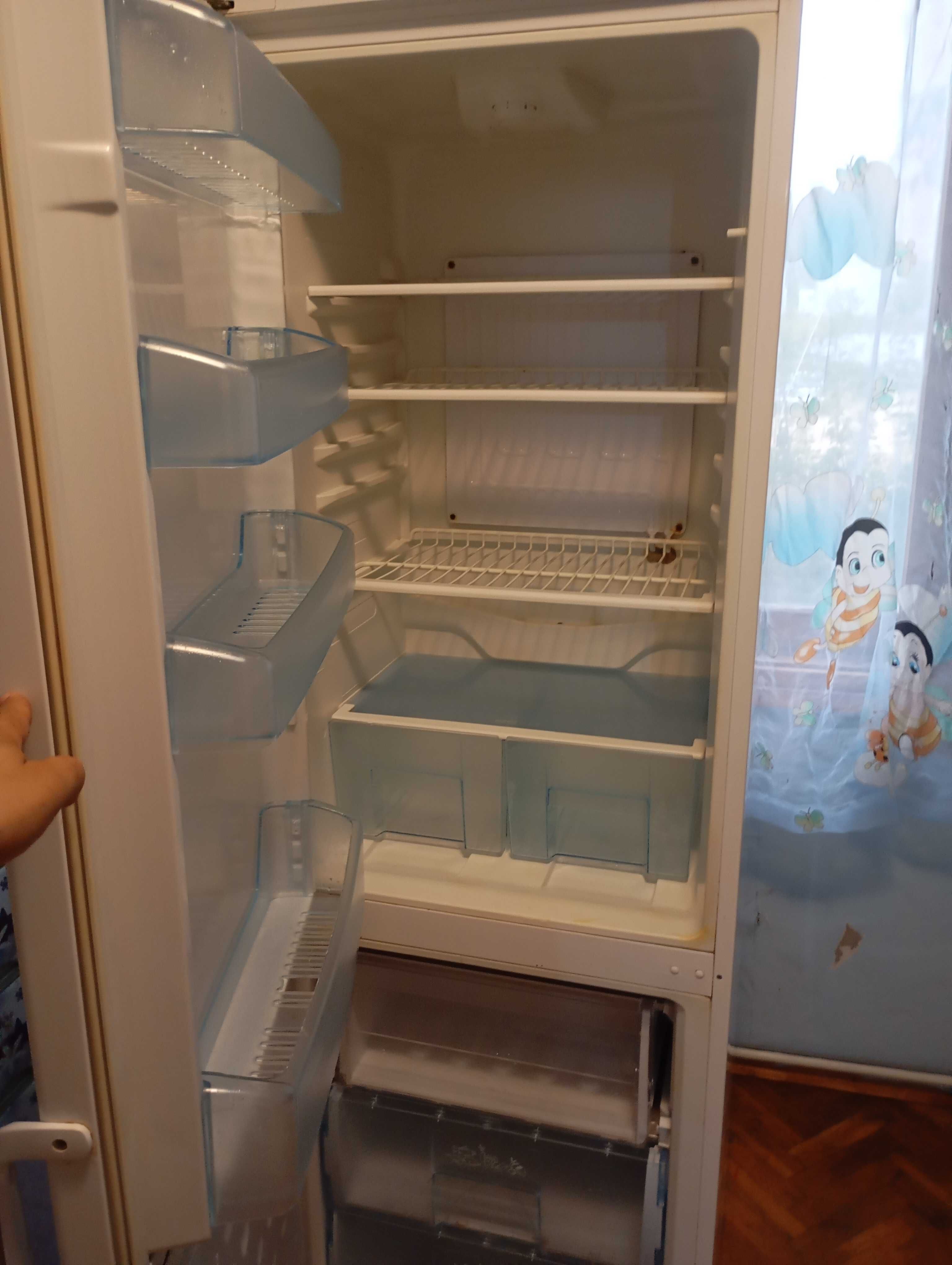 Хладилник Beko csa 34010