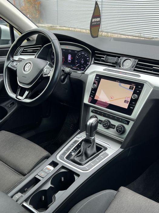 Vand Volkswagen Passat B8 2.0 TDI automat fabr 2017 impecabila urgent