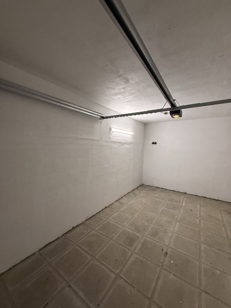 Дава се под наем Гараж / Паркомясто в София, Витоша - 25 кв.м за 178.5 € - Снимка #12