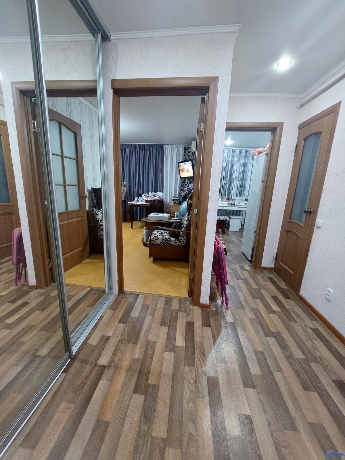 Продается 1-комнатная квартира в районе Школьник