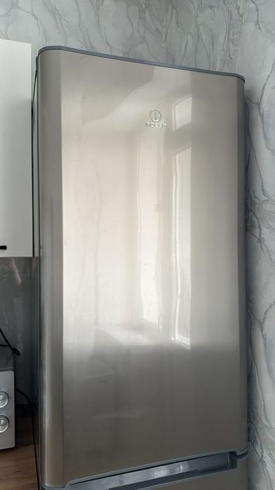 Холодильник верхняя часть не работает морозильник работает