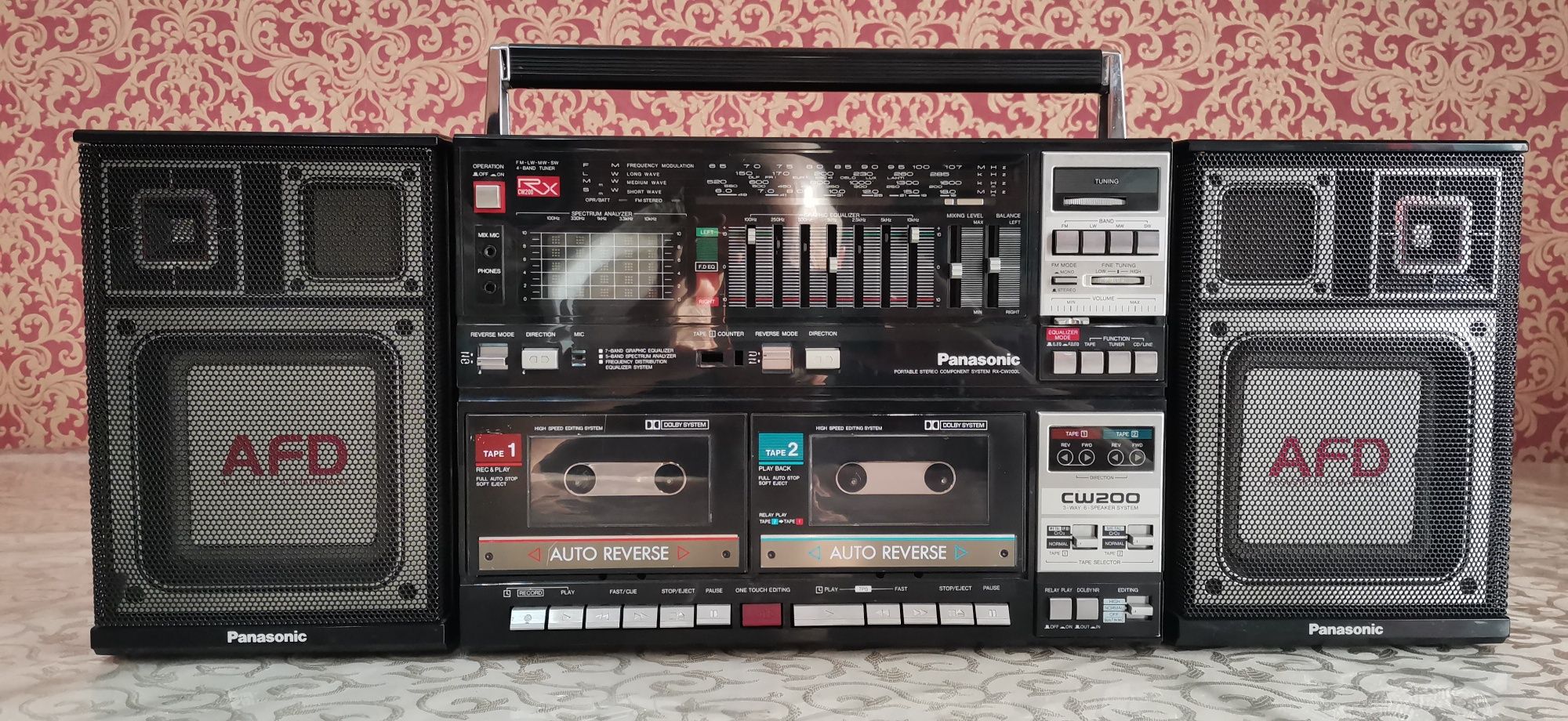 Продаётся магнитола Panasonic cw200.