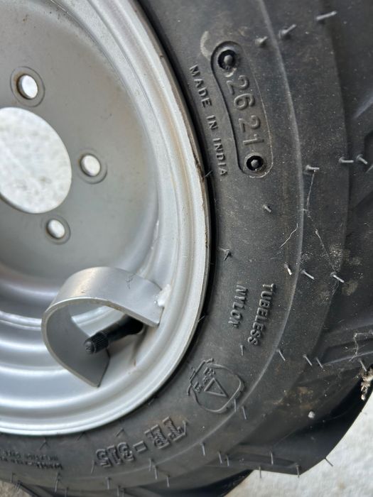 Roata 280/70R18 și 23x8.50-12 roti