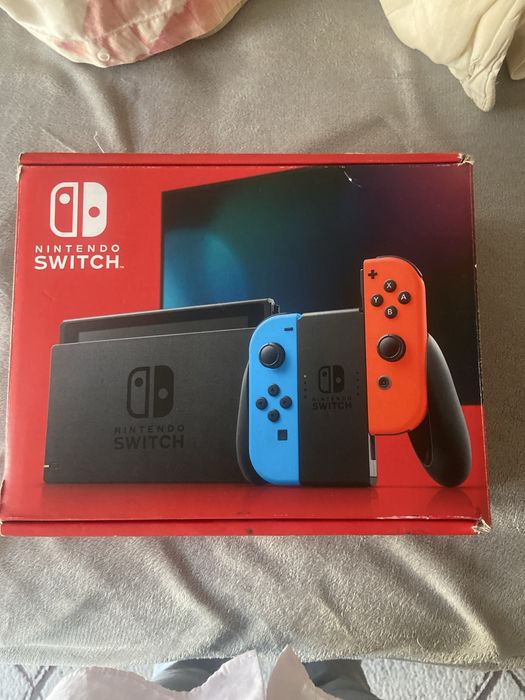 Vând Nintendo Swich foarte puțin utilizat uşor negociabil