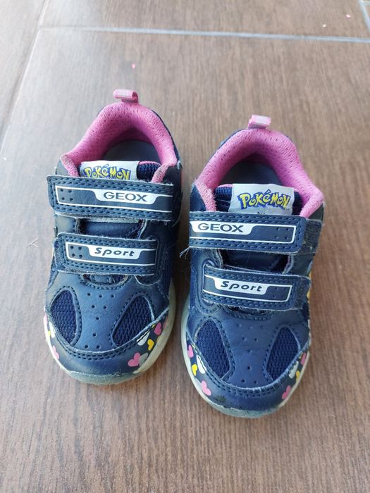 Adidasi Geox 24 cu leduri Pokemon