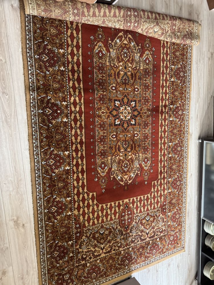 Продам шерстяной ковер 2х4