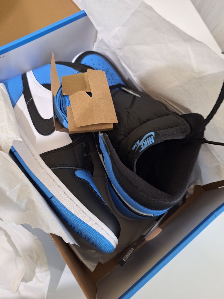 NIKE Air jordan 1 high UNC toe