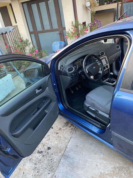 Vând Ford focus 2 1.6 benzina 99.999km 2008