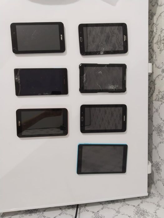 Не включается, на запчасти вдруг кому нужно