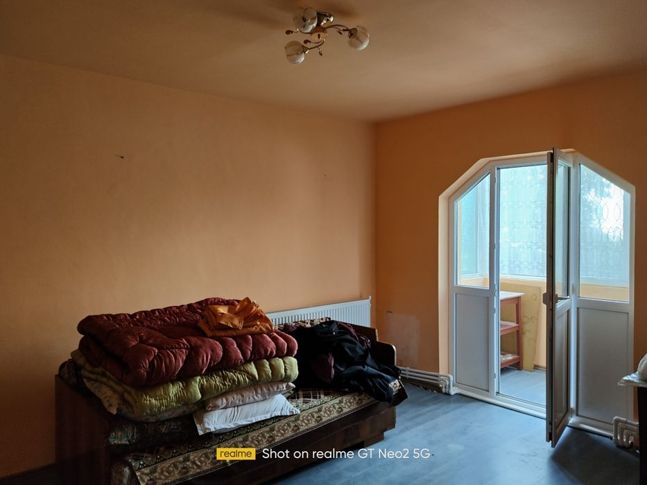 Vand apartament cu 2 camere