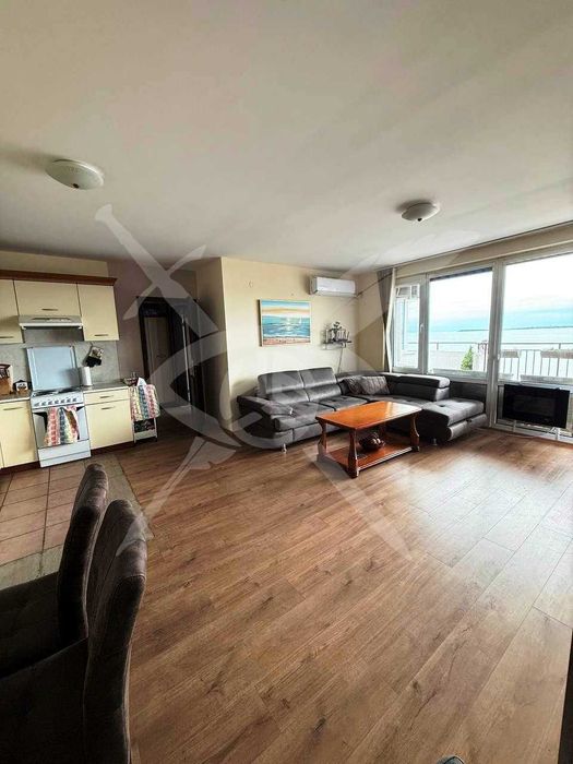 Тристаен - Свети влас