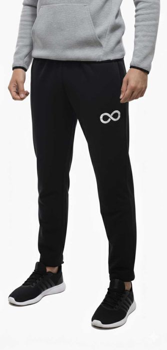 Оригинален спортен екип INFINITY – комфорт, стил и качество