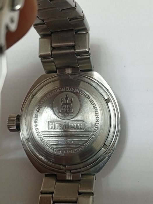 Часы механические с автоподзаводом. Амфибия 2416 Б.