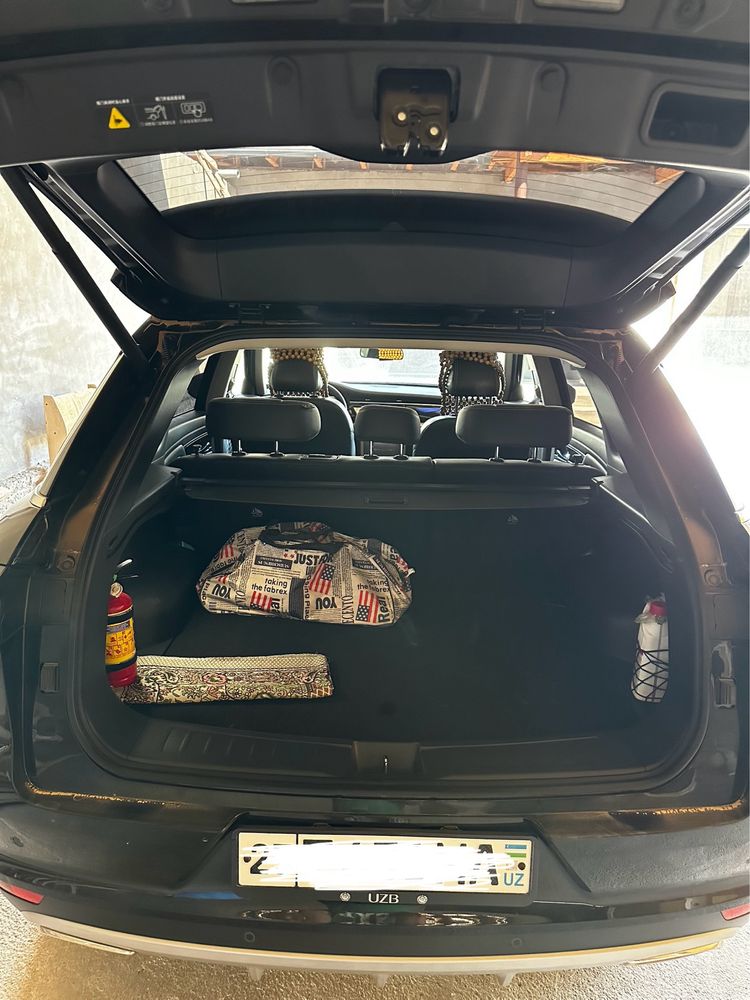 Nissan venucia star