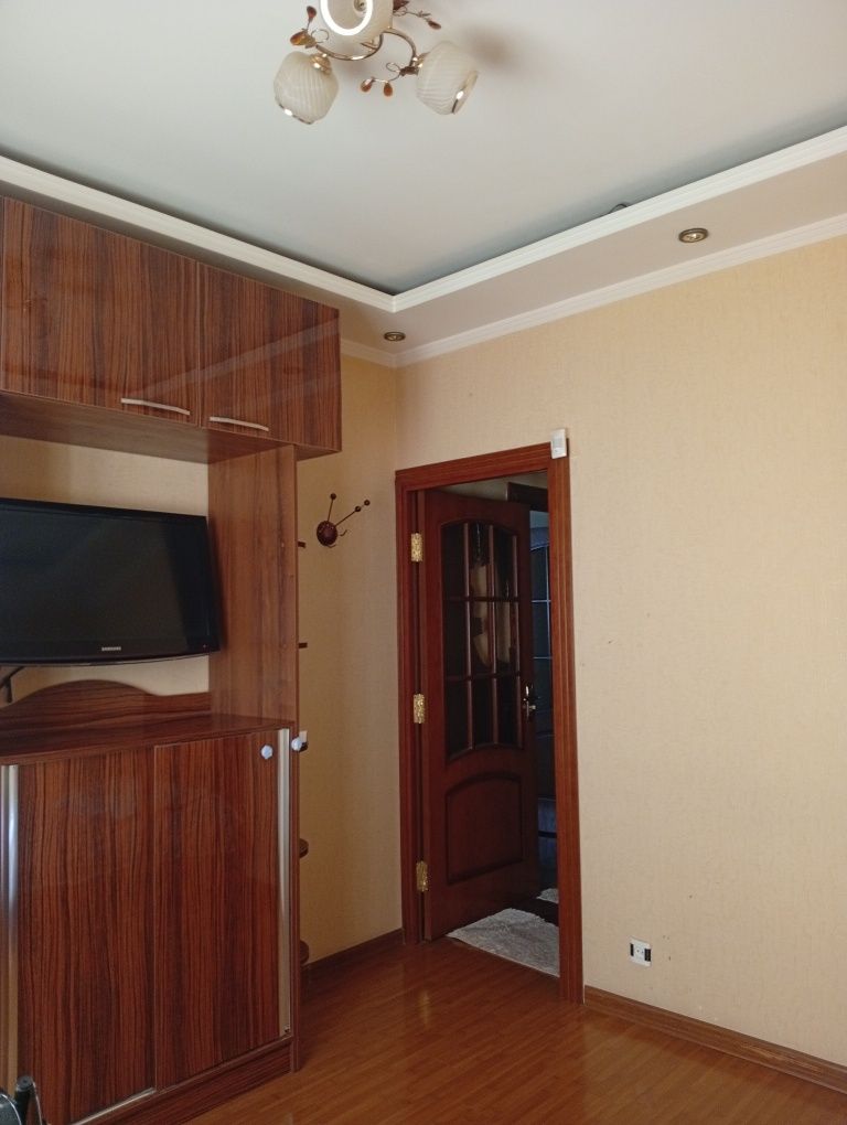Срочно продаю свою 2х ком на 1 этаже локация супер