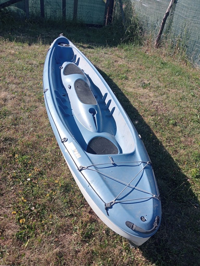 Vând caiac Tobago
