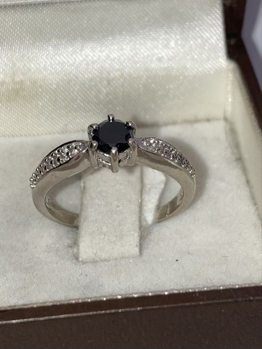Inel aur alb cu diamant negru 0.45ct