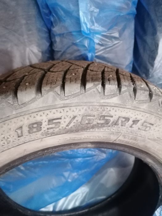 Продам зимние шипованные шины