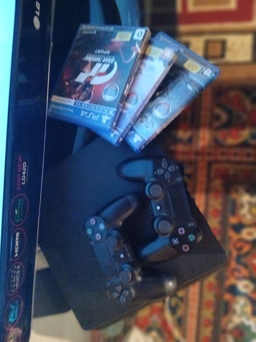 Playstation 4 slim сатылады