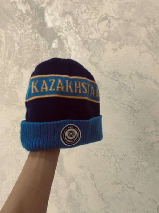 Шапка KFF почти новая