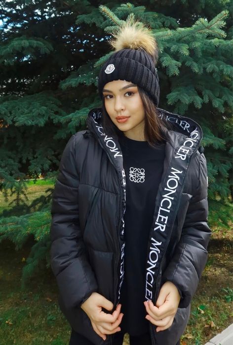 Продавец  куртка