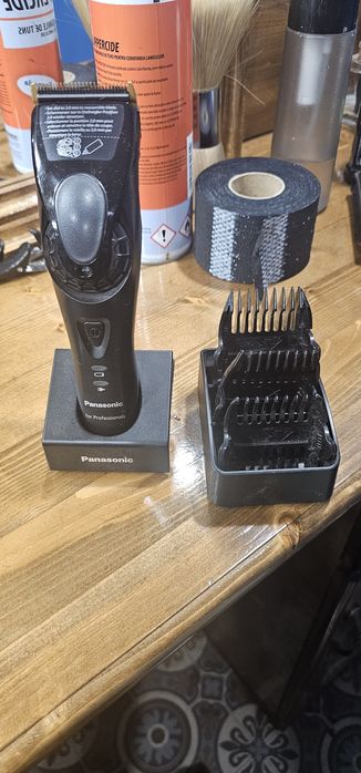 Vând mașina de tuns Panasonic Profesional