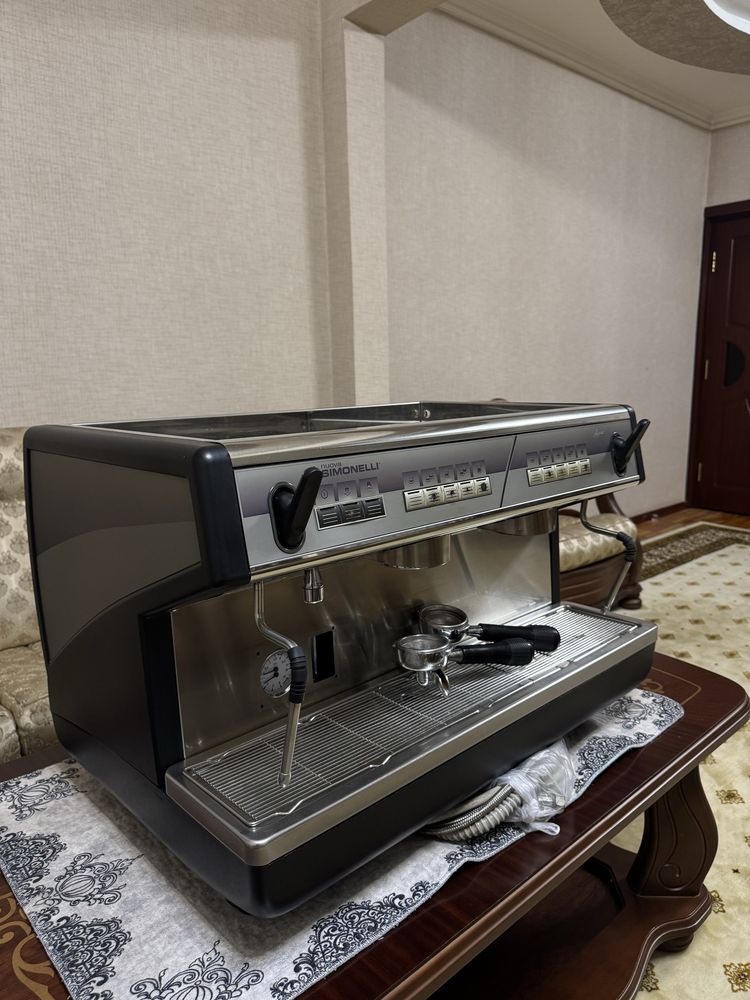 Кофемашина Simonelli кофе машина