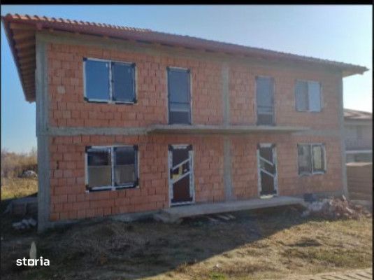 Duplex de vanzare, 4 camere, 120mp, 250mp teren, parcare, zona Chinten