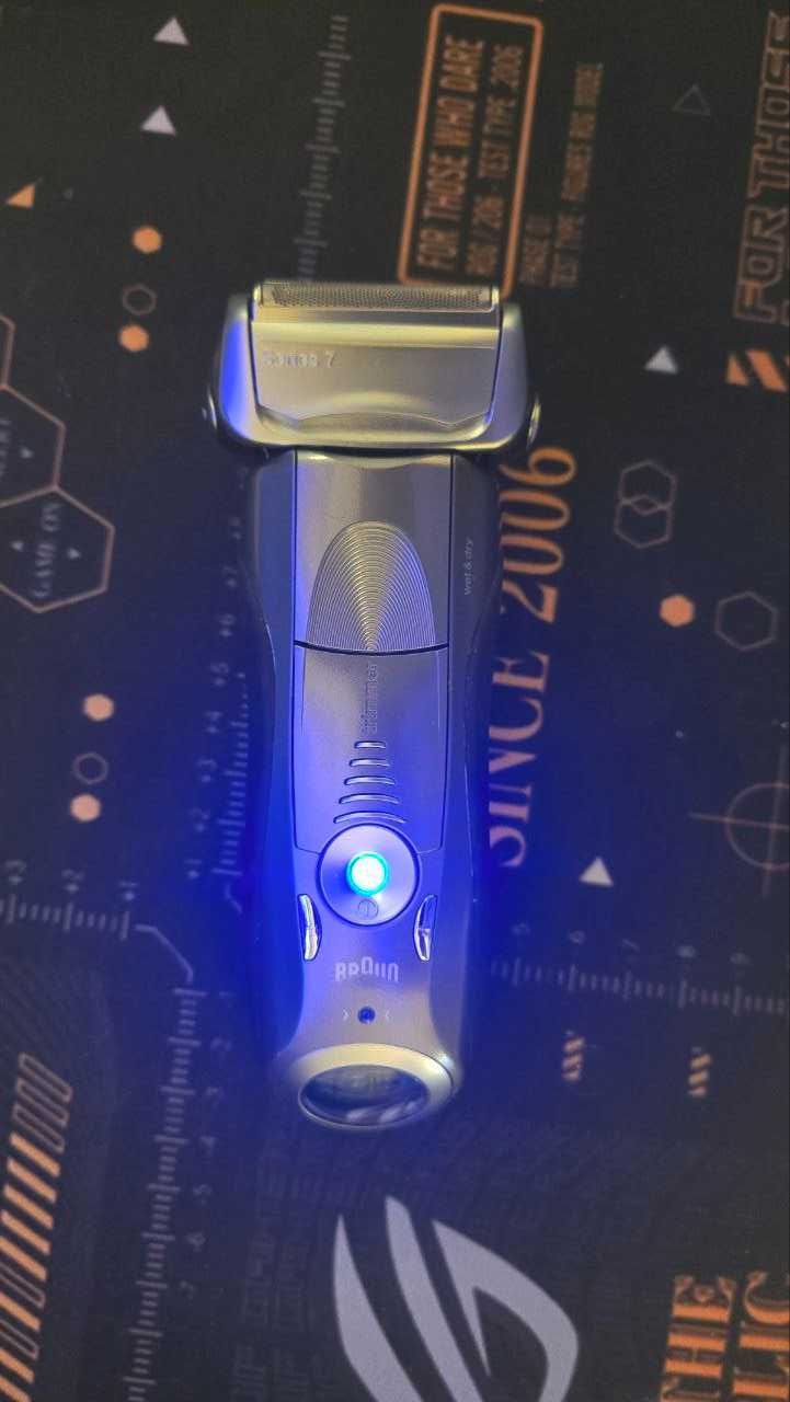 Самобръсначка Braun Series 7 7899C