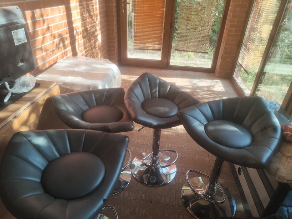 Продам барные стулья