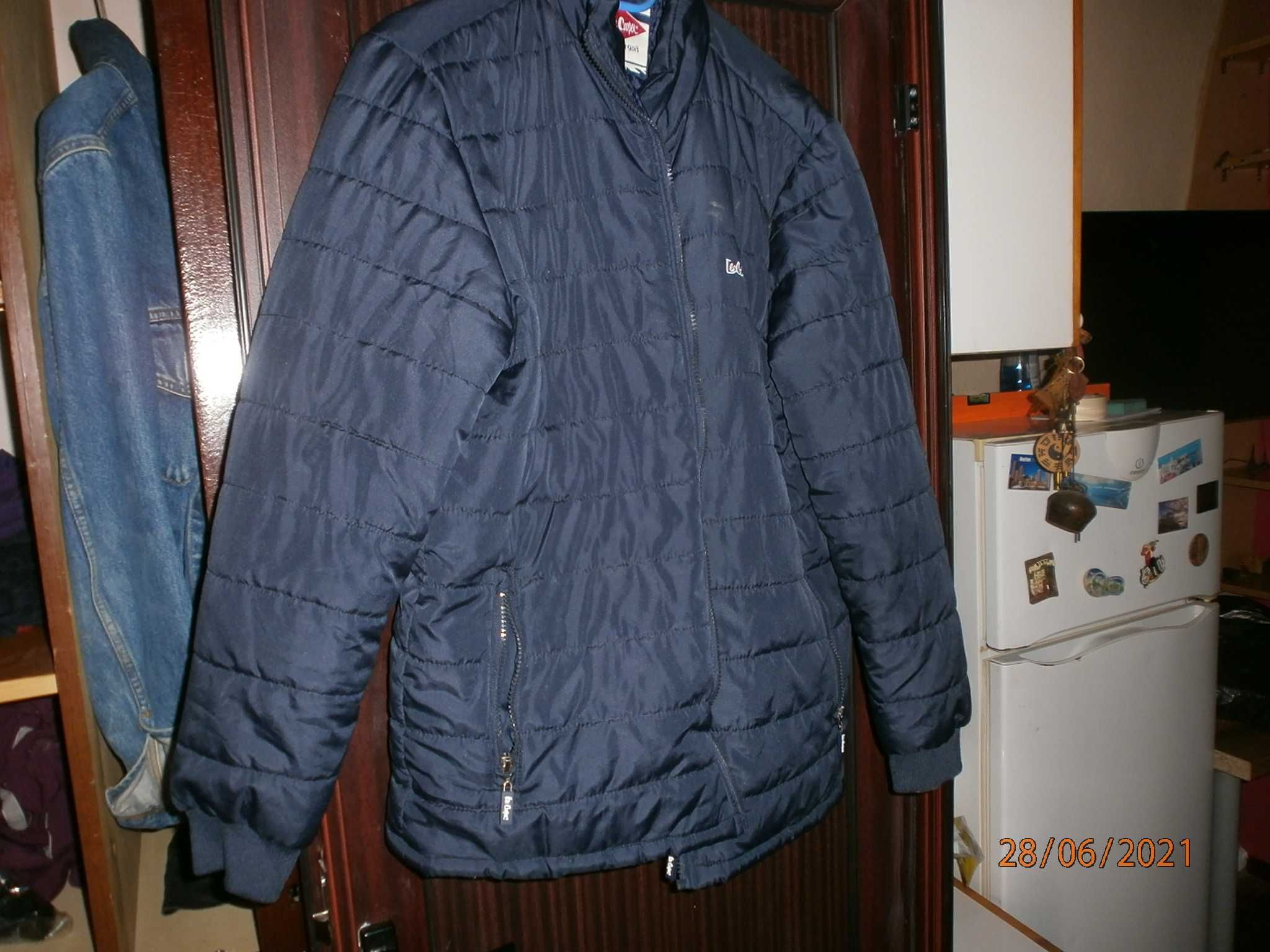 Продавам яке Lee Cooper