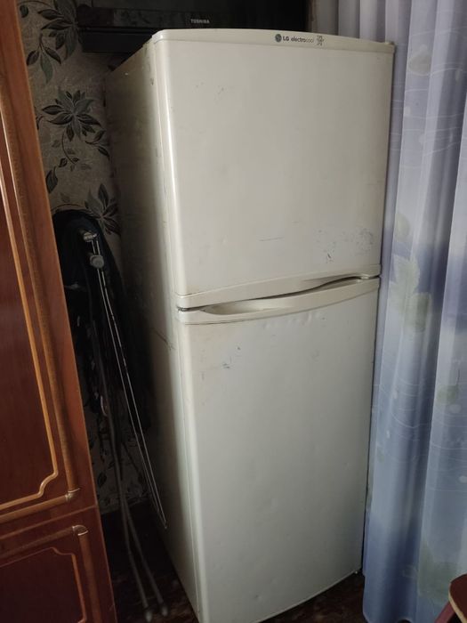 Продам холодильник