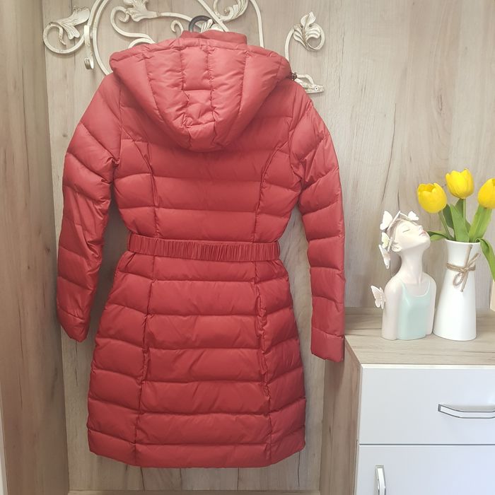 Benetton зимно яке с гъши пух в цвят бордо, като ново.