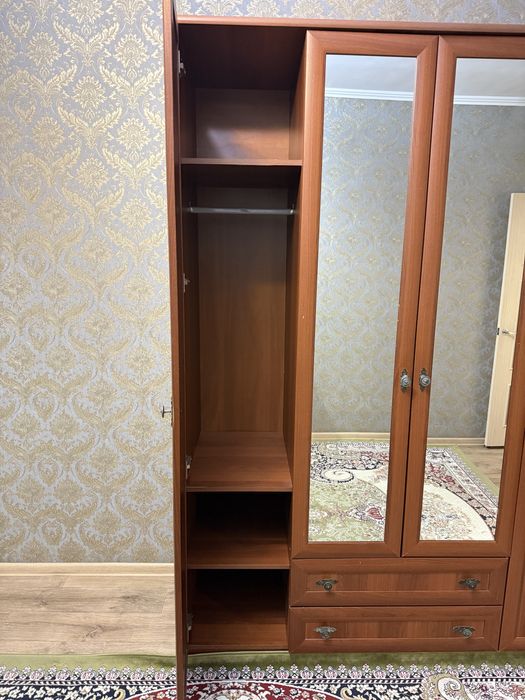 Продается Шифоньер