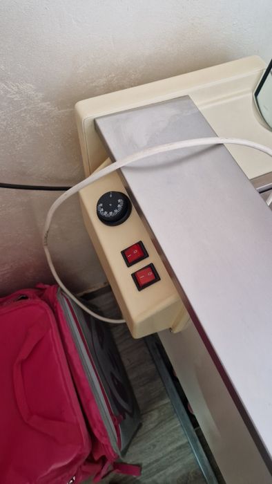 Vand sau schimb vitrina calda