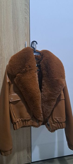 Дамско кожено яке със пух