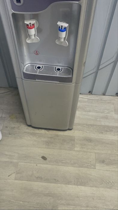 Продам кулер для воды в хорошем состоянии