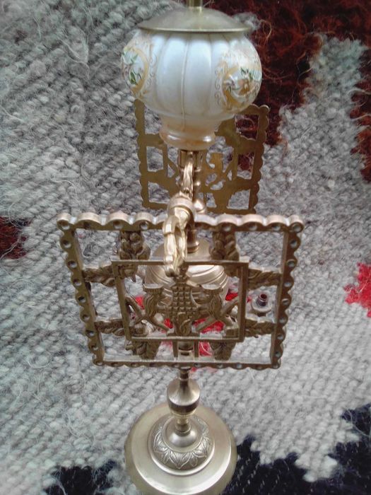 Lampa veche din bronz masiv sec. 19.Model deosebit.