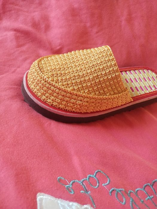 Колдан токылган дамачный тапичкилер бар