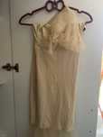 vand rochie pe umar