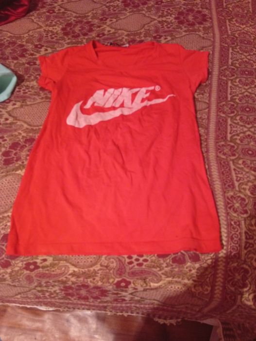 Tricou Nike rosu
