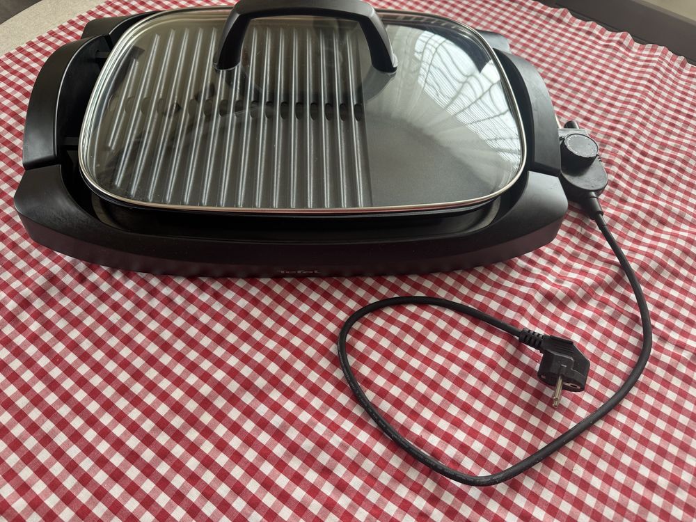 Скара Tefal стъклен капак, ползвана 4 пъти, готвиш с по-малко мазнини