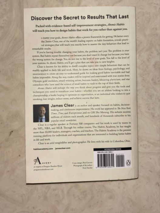 James Clear “Atomic Habits”