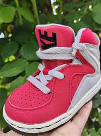 Adidas Ghetuta Nike Jordan