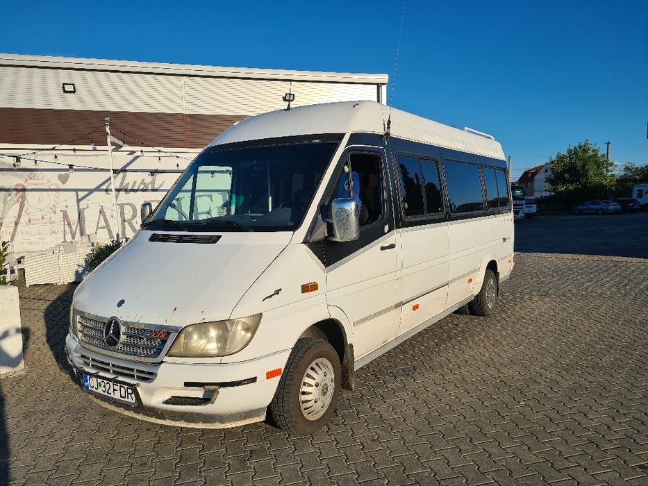 Transport persoane/Inchiriere microbuze/ Rent a van