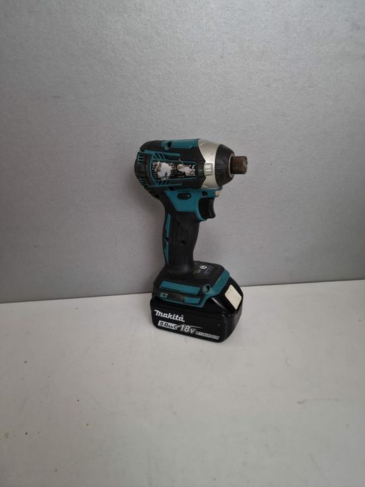 Makita DTD 154 Mașina de înșurubat cu impact Brushless 5.0AH 2024
