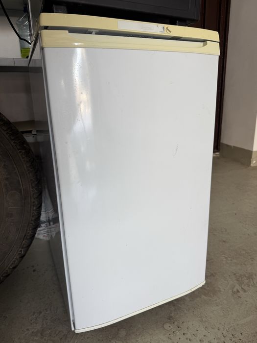 Холодильник бирюса 85см