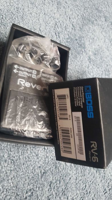 Vand efect chitara voce -pedala BOSS RV6 noua