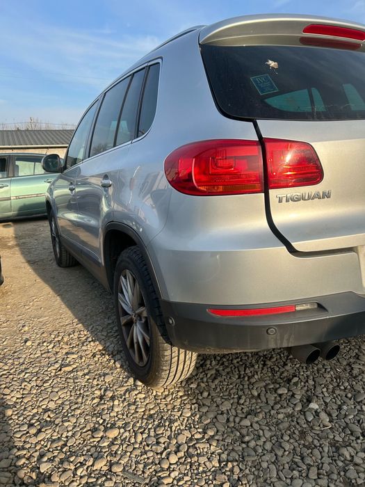 Fuzetă stânga față Volkswagen Tiguan 2.0 TDI 2012