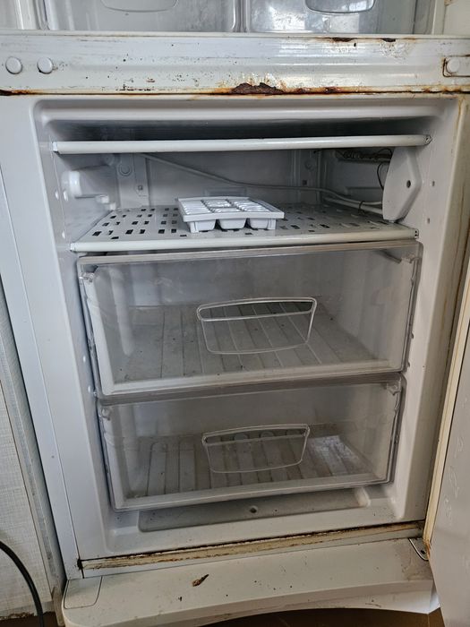 Холодильник Indesit NBA 18 Уступка есть!